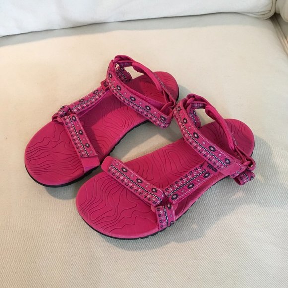 hot pink teva sandals
